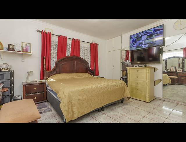 4 BEDROOM HOUSE FOR SALE IN WEST RIDING